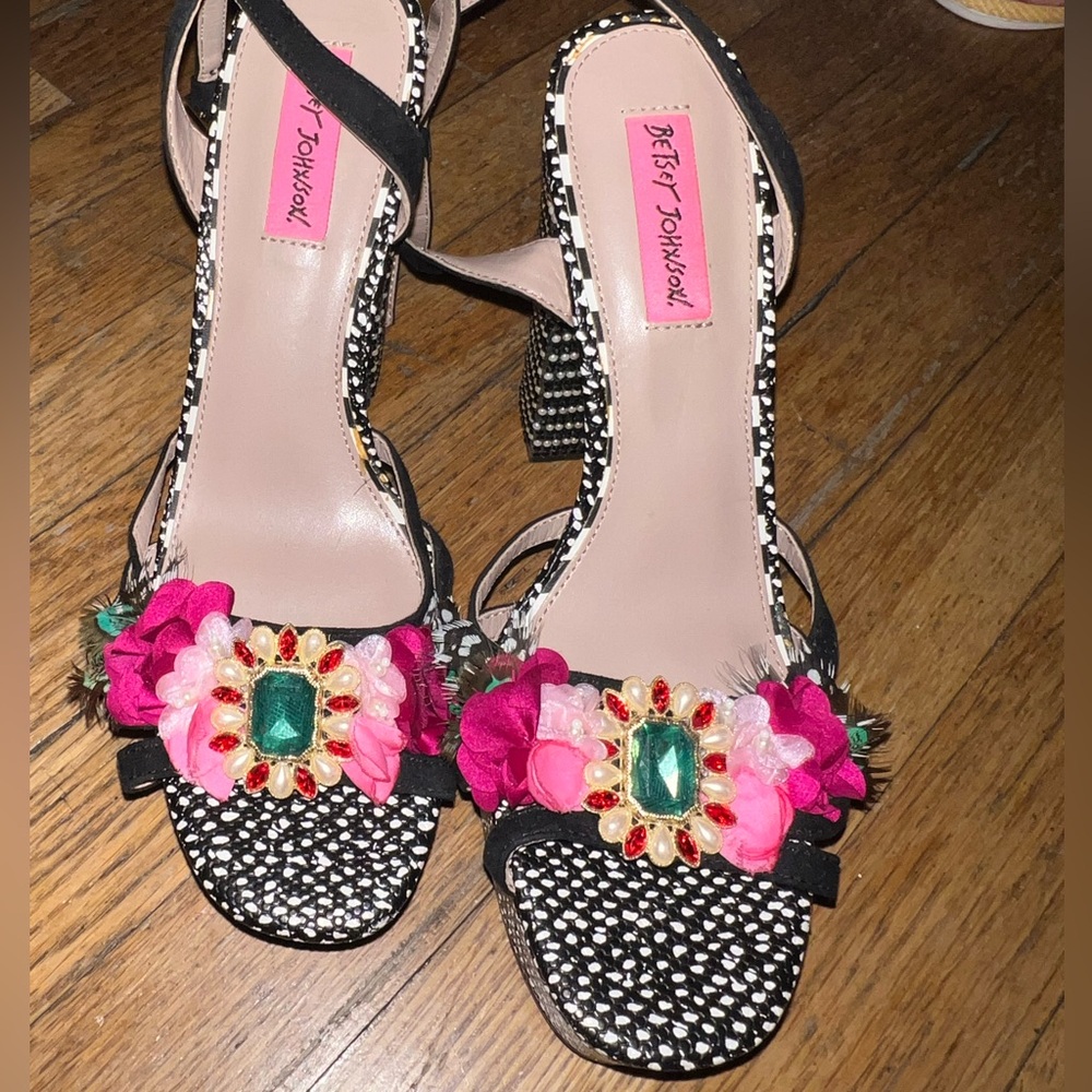 Betsey Johnson Marlo Platform rhinestone block heel floral accent Sandals.